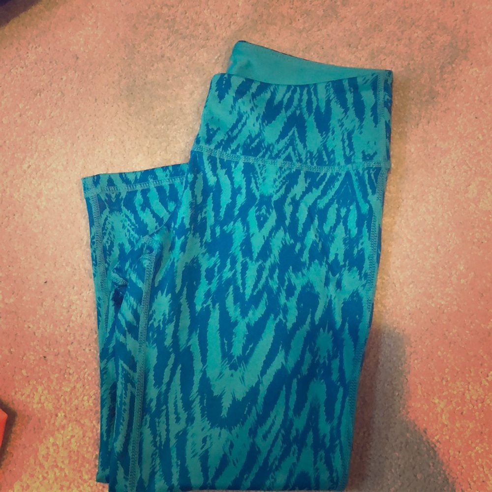 Patterned Capri running/yoga pants